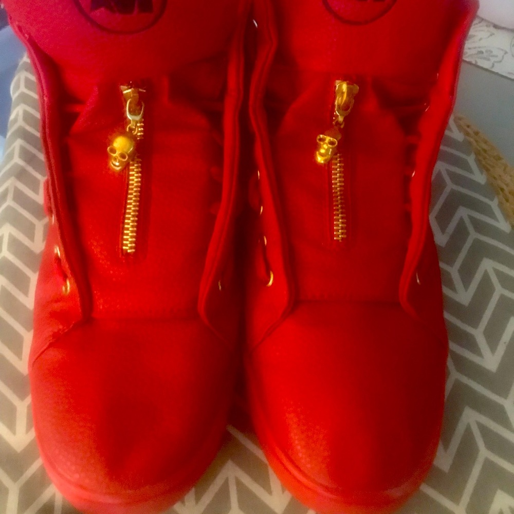 Mecca men’s sneakers size 9 in great condition worn a few times